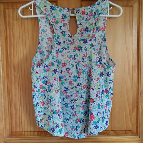 Arizona Jeans Co. Floral Crochet Tank Top - Picture 11 of 15